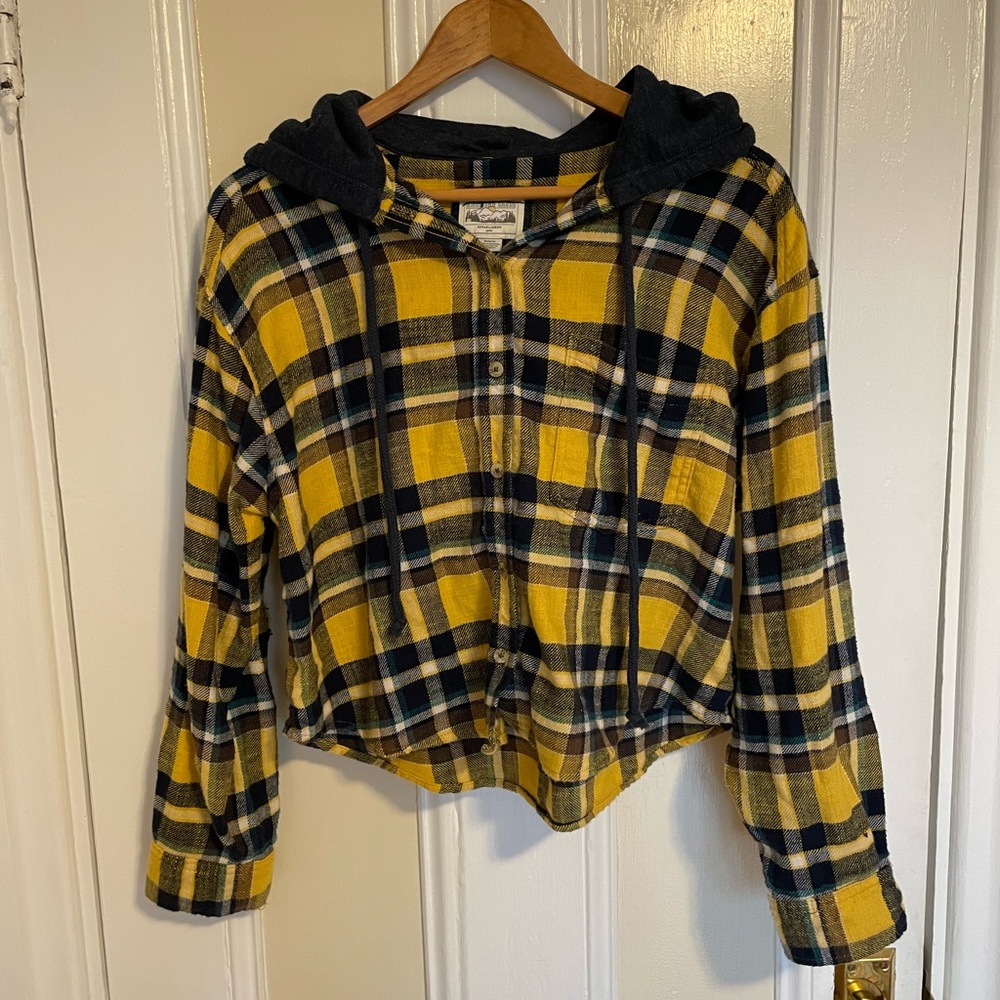 American Eagle cropped plaid shirt with hood, size M.